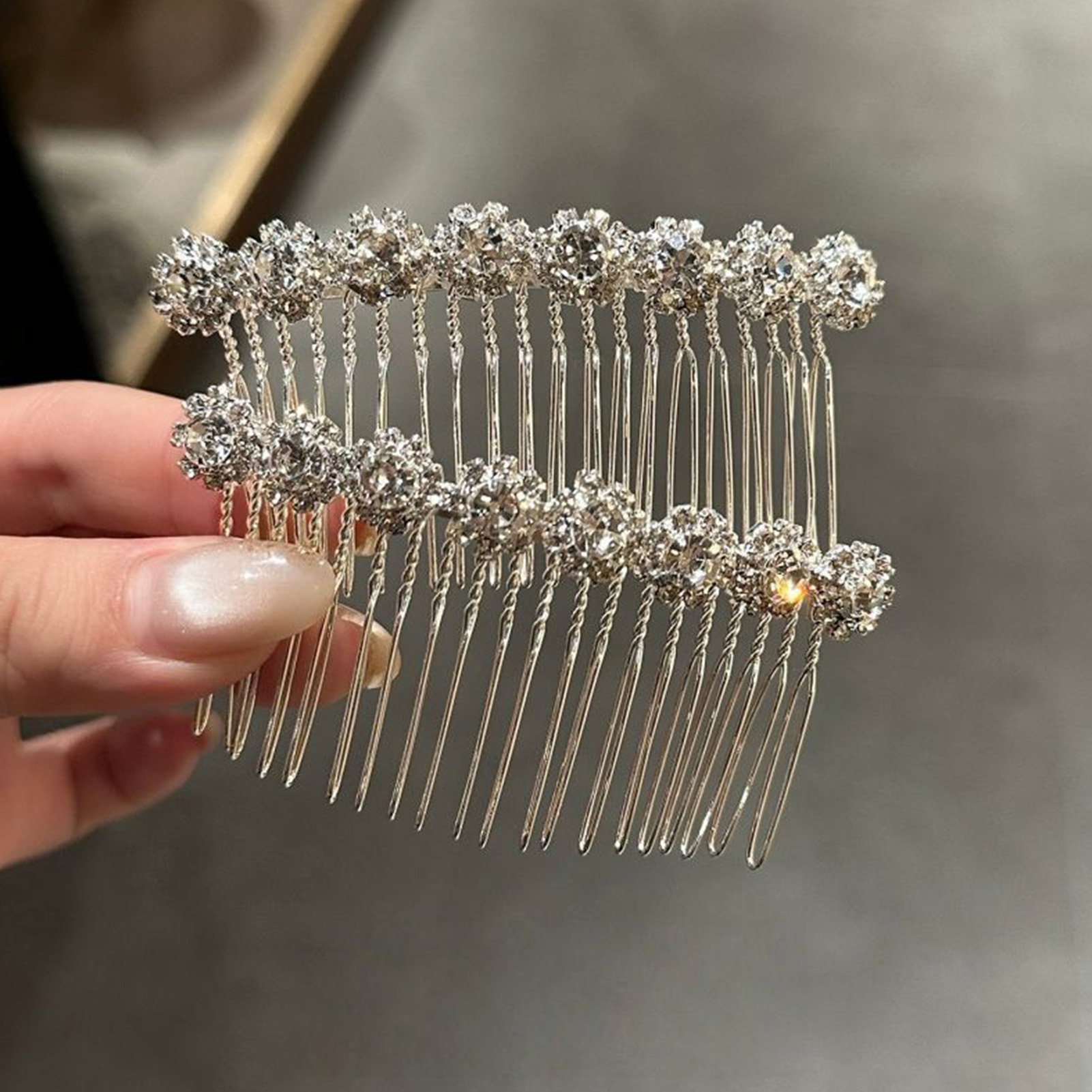 Pearl Hair Pin - Peignes à cheveux minimalistes en strass